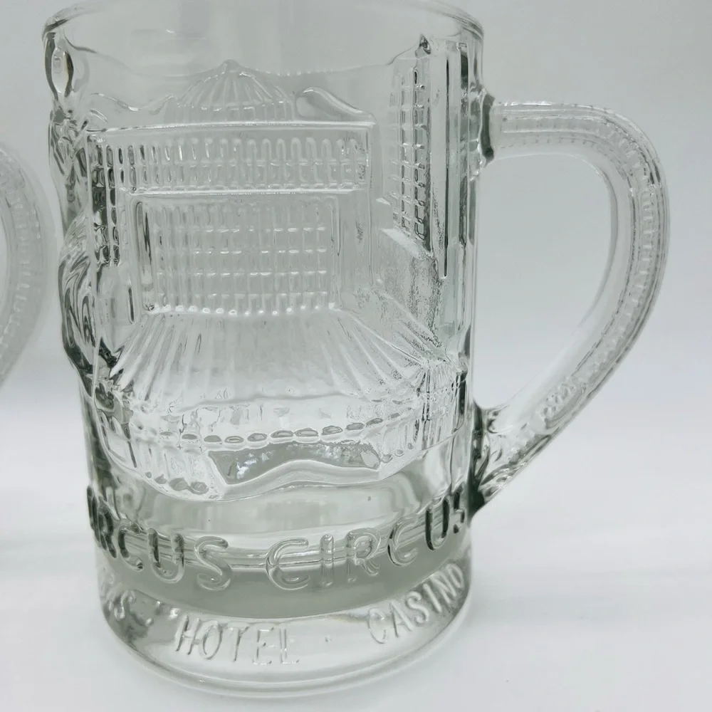 SET OF 2 CIRCUS CIRCUS LAS VEGAS HOTEL CASINO THEME PARK OVERSIZED GLASS MUGS